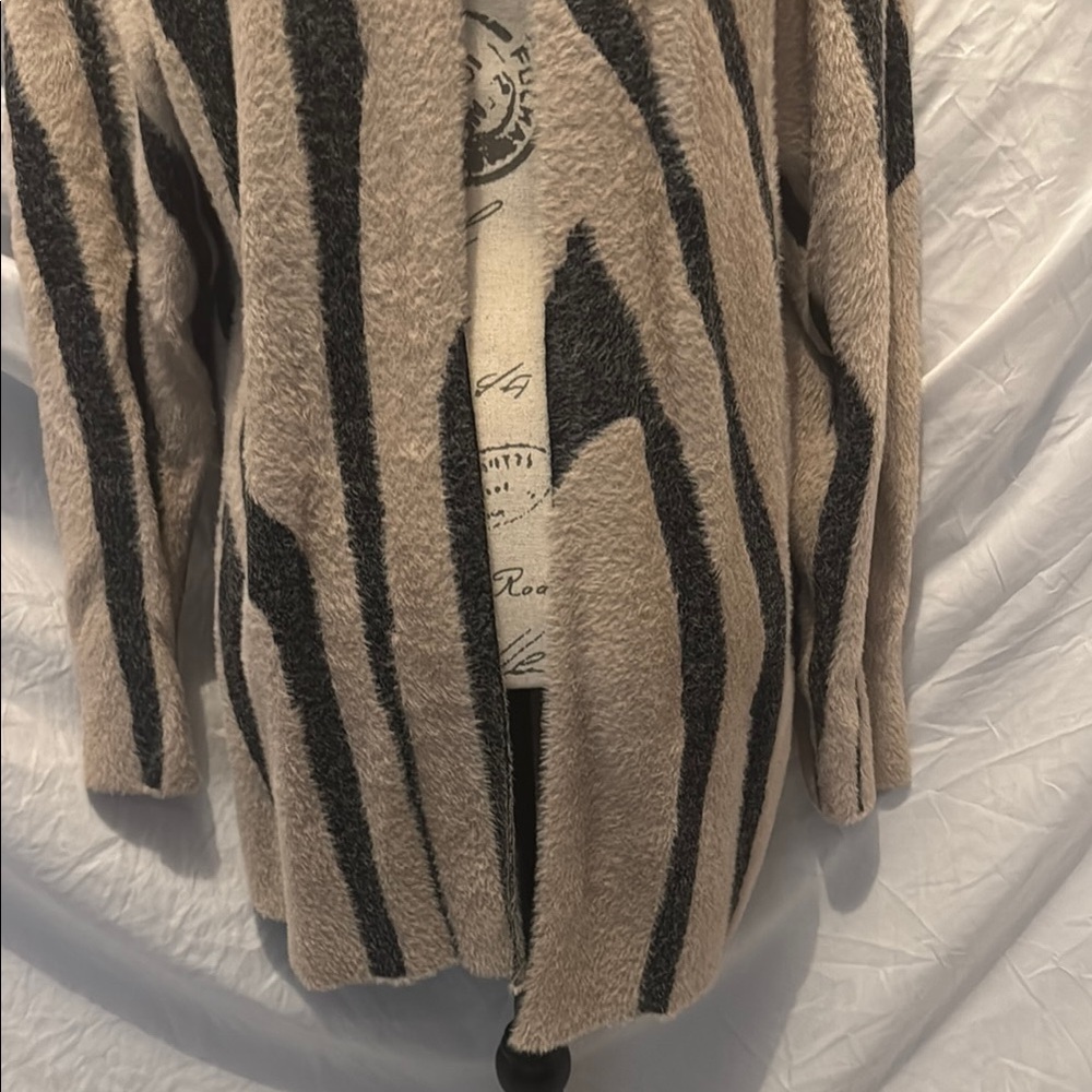 Tan and Black Zebra Pattern Cardigan Sweater - Picture 4 of 12